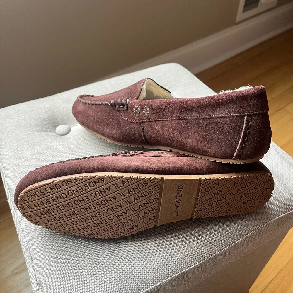 Lands’ End Women’s Suede Moccasin Slippers - Picture 4 of 6